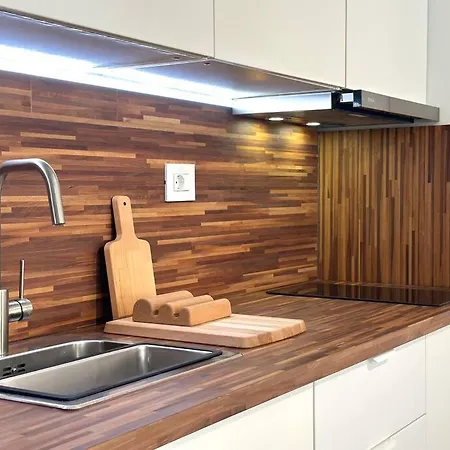 Apartment Stylish And Flat - *