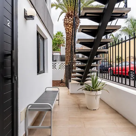 Stylish And Flat - * Puerto de la Cruz (Tenerife)